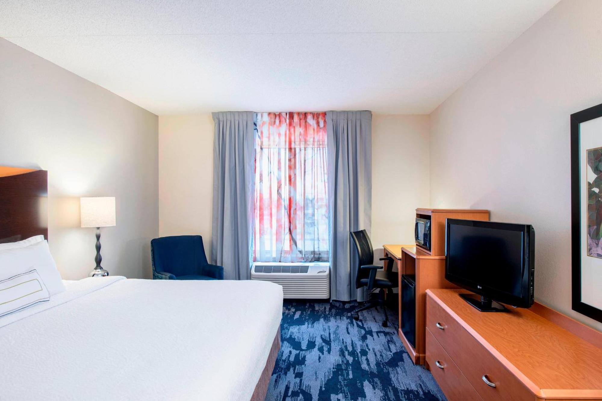 Hotel Fairfield & By Marriott 3*