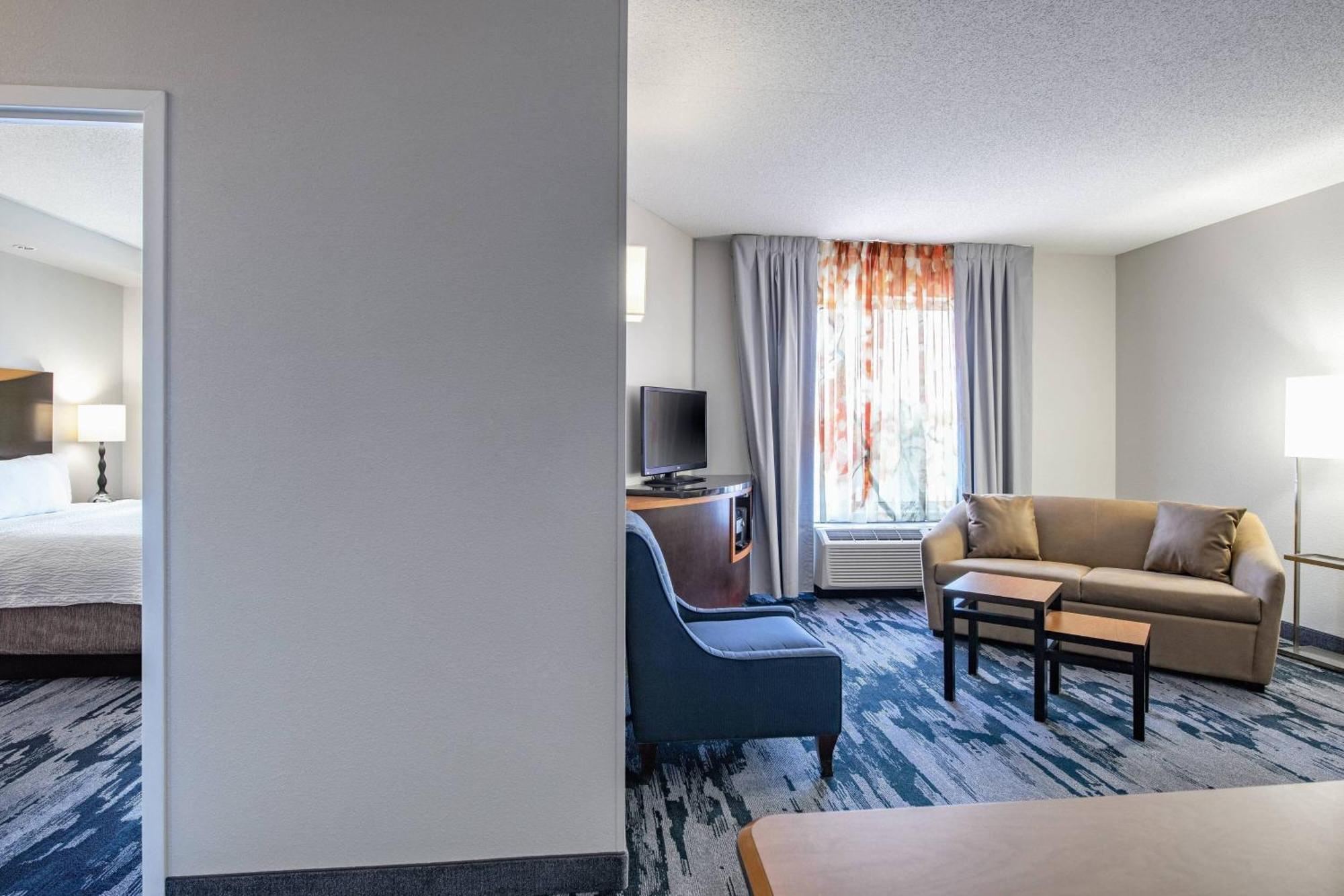 Hotel Fairfield & By Marriott