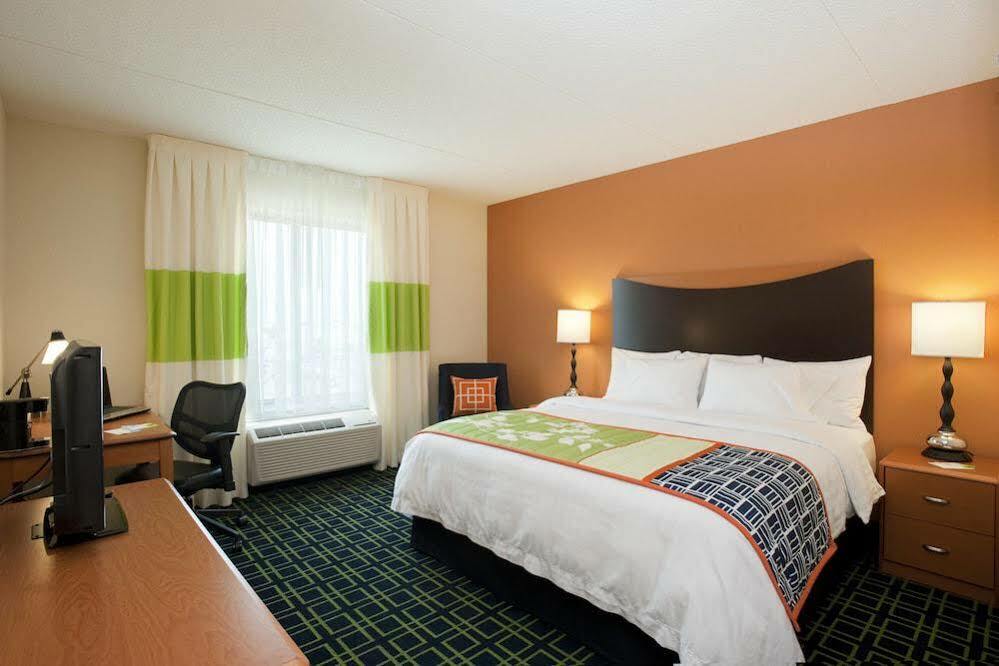 Hotel Fairfield & By Marriott Winnipeg