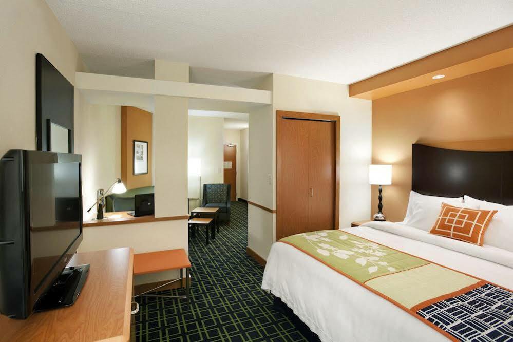 Hotel Fairfield & By Marriott 3*